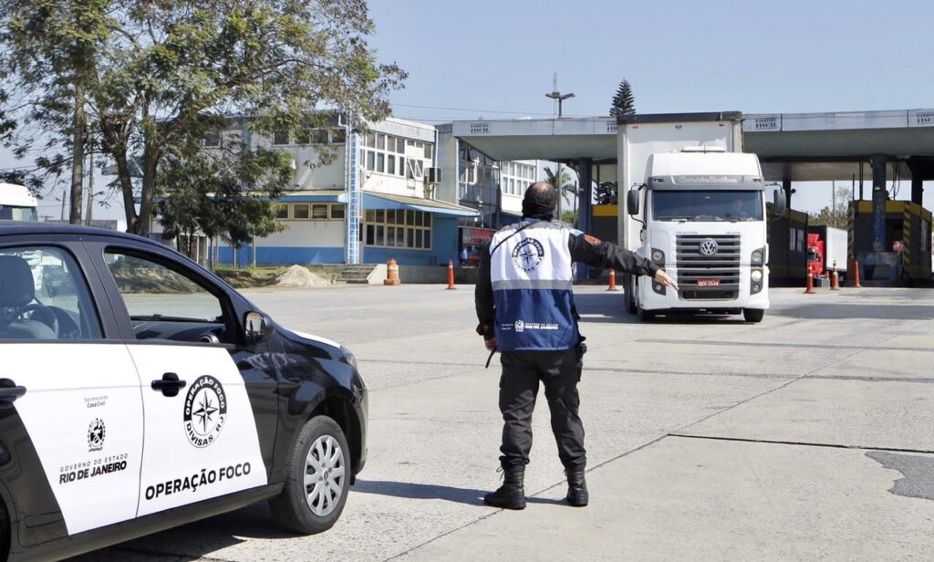 Operação Foco intercepta carga irregular de R$ 1 milhão que seguia para Porciúncula